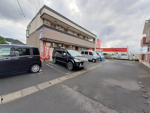 メビウス鏡Ⅲ番館の駐車場|駐車場があるので、車を買う予定の方も安心です