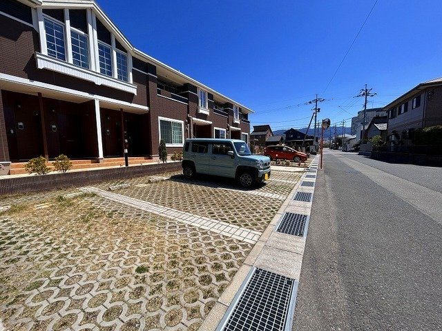 サンライズ　Ａの駐車場|駐車スペースもあります