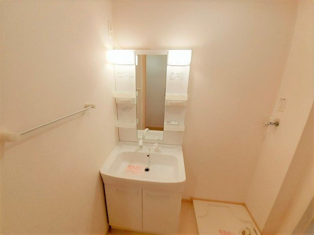 コットン　アベニュー　Ｂの洗面所|明るい洗面所です