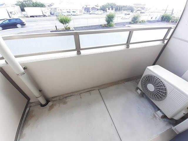 ルイシャトレ鏡のバルコニー|落ち着いた時間を過ごせるバルコニーです