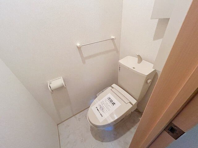 リバーサイド東唐津Ａのトイレ|清潔感のあるトイレです