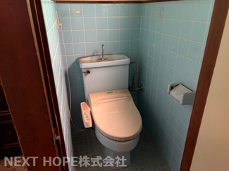 【トイレ】 | 伊丹市昆陽東４丁目中古テラスハウス | 現況トイレです・・・。お好きなリフォームを楽しみたい方におすすめです！！