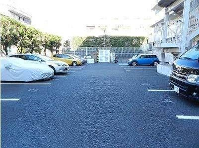 ステラメゾン武蔵小山の駐車場