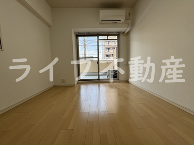 S-RESIDENCE緑橋serioの居間・リビング