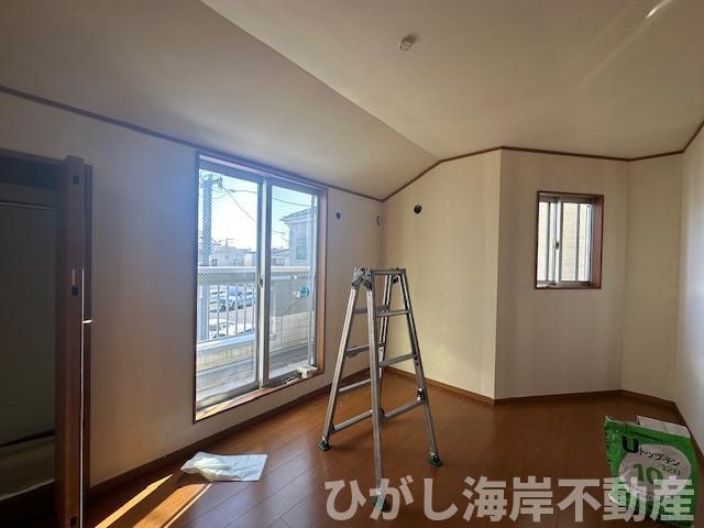 藤沢市辻堂6丁目　中古戸建の洋室|5月1日撮影　リフォーム工事中　6.3帖　洋室