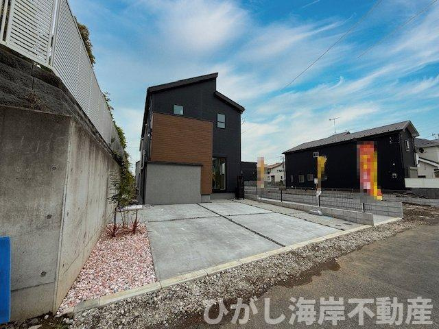 茅ヶ崎市菱沼１丁目　新築戸建　全２棟の前面道路含む現地写真|現地外観