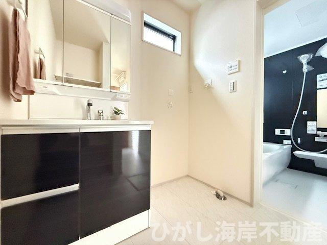 茅ヶ崎市菱沼１丁目　新築戸建　全２棟の脱衣所|脱衣スペース