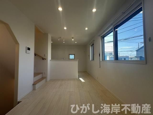 茅ヶ崎市中海岸3丁目　中古戸建の居間・リビング|LDK