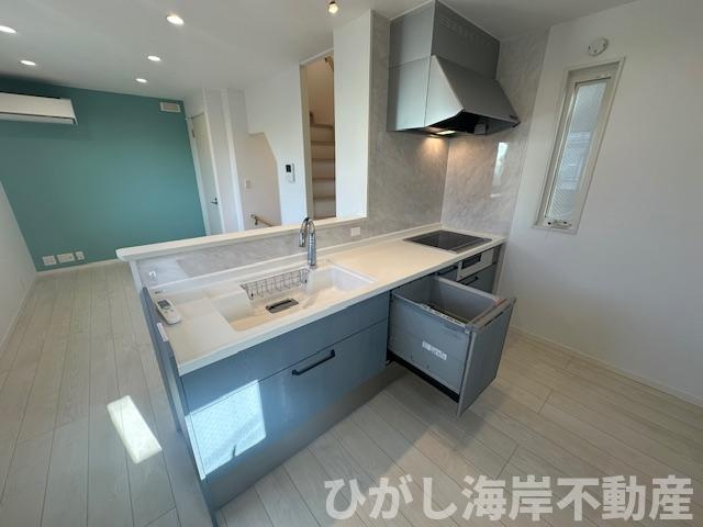 茅ヶ崎市中海岸3丁目　中古戸建のキッチン|食洗機付きシステムキッチン