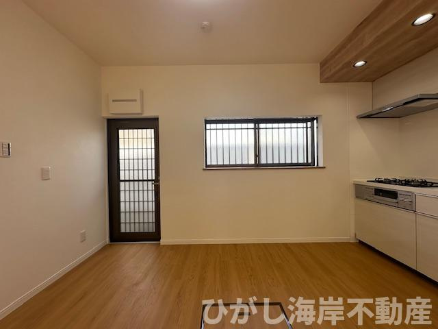 茅ケ崎市下町屋２丁目　中古戸建のダイニング|新規リフォーム完了！　11帖　LDK