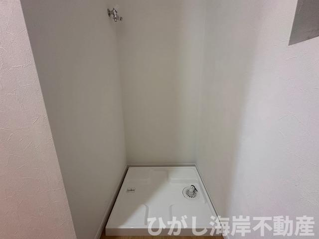 茅ケ崎市下町屋２丁目　中古戸建のランドリースペース|新規リフォーム完了！　洗濯機置き場