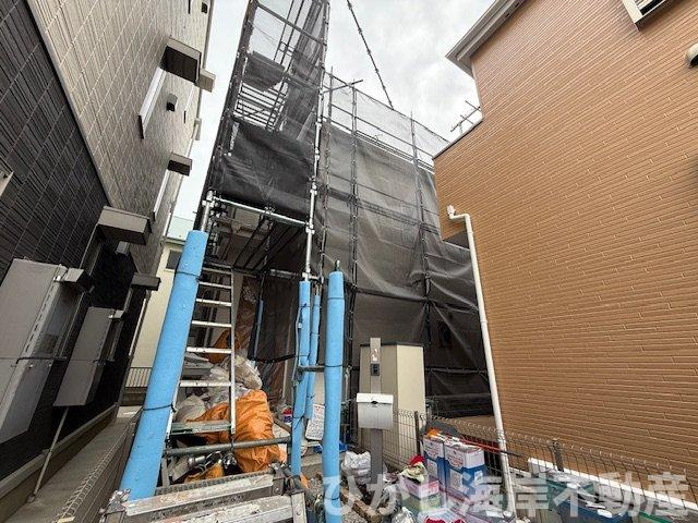 茅ヶ崎市菱沼2丁目　中古戸建の外観|4月24日撮影　リフォーム中　現地外観