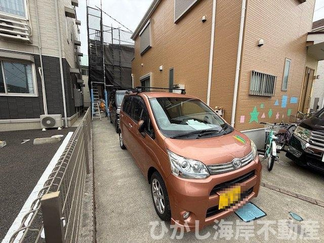 茅ヶ崎市菱沼2丁目　中古戸建の駐車場|4月24日撮影　リフォーム中　駐車スペース
