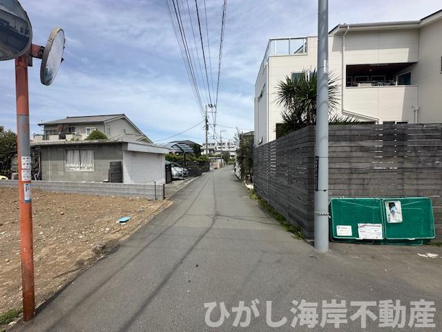 茅ヶ崎市南湖5丁目　新築戸建　全２棟の前面道路含む現地写真|4月18日撮影　建築中　現地外観