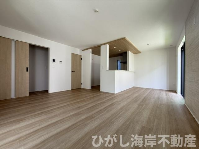 平塚市上平塚　新築戸建　全3棟の居間・リビング|17.5帖　LDK