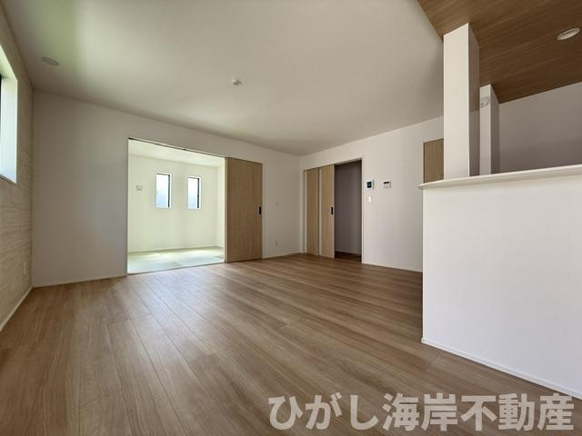 平塚市上平塚　新築戸建　全3棟の居間・リビング|17.5帖　LDK
