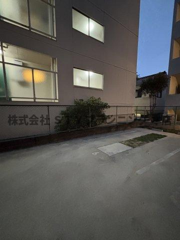 仲介手数料0円！C・P・Pure隼人町の駐車場
