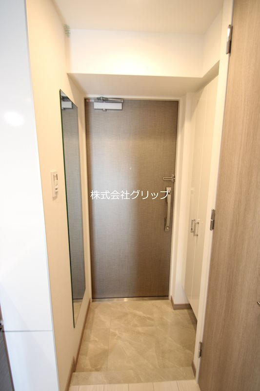 アイルプレミアム横浜ウエストの玄関