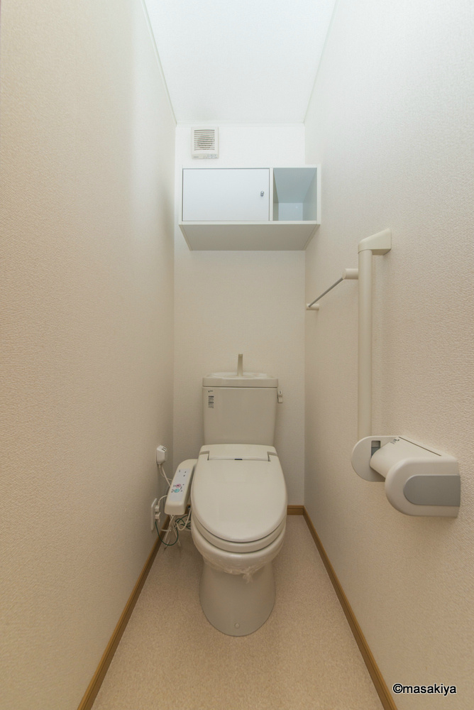 カーサセレノのトイレ|トイレ　ウォシュレット付き。