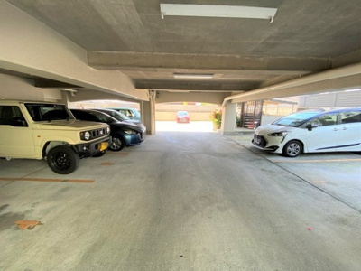 【駐車場】 | 緑地公園ロイヤルマンション