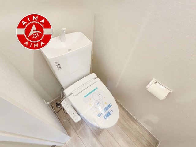 福岡市西区小戸3丁目第7-3棟（1号棟）　の内観：施工例|温水洗浄便座を完備しております。2ヶ所にトイレがあるのは朝の慌ただしい時間も安心です。
