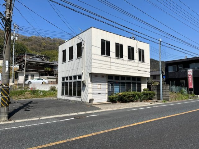 内海ビルの駐車場