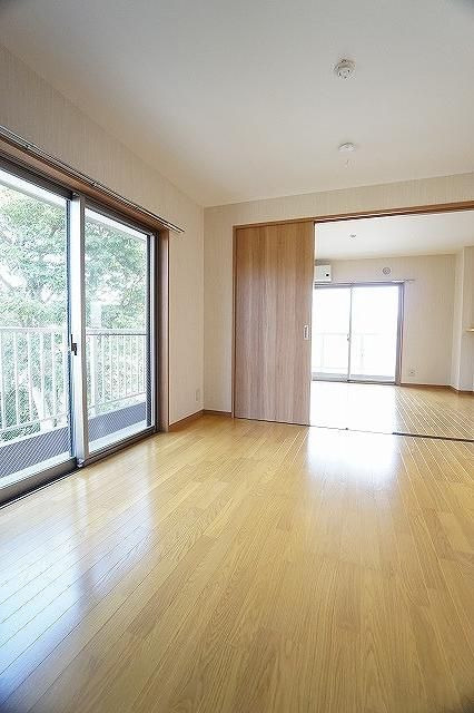 メゾン野の花IIの居間・リビング