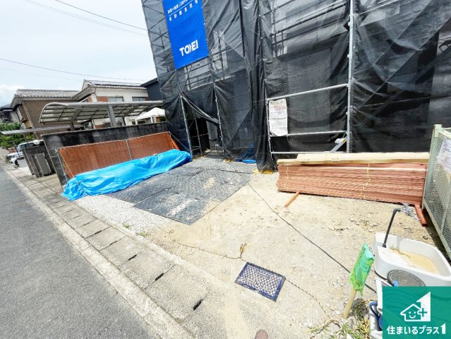 ★亀岡市古世町　新築一戸建ての外観|周辺は落ち着いた街並みの住宅地！子育てがしやすい住環境です！まだ未完成ですが、現地でしかわからない事もございます。是非一度ご覧ください。