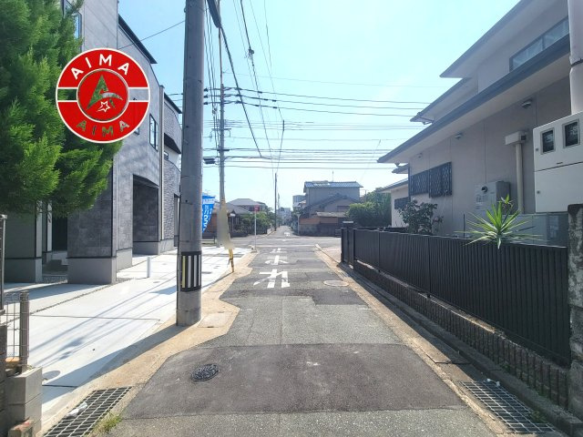 福岡市西区小戸3丁目第7-3棟（3号棟）　の外観|前面道路含む現地の写真です。