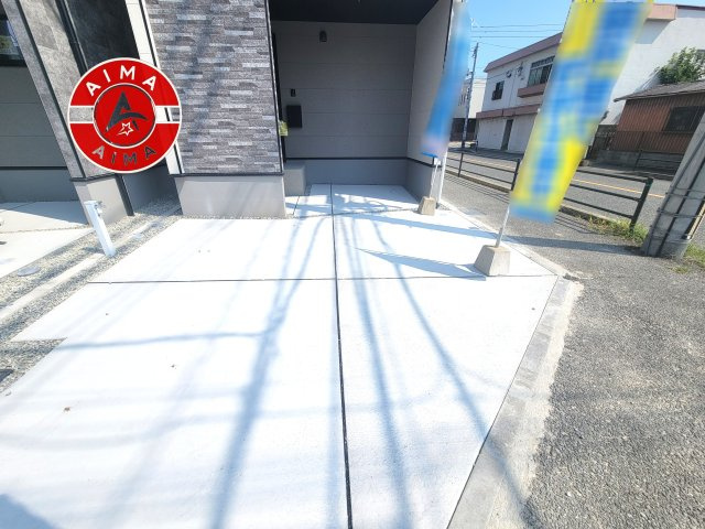 福岡市西区小戸3丁目第7-3棟（3号棟）　の外観|広々した駐車場です。