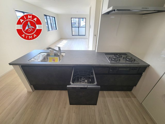 福岡市西区小戸3丁目第7-3棟（3号棟）　のキッチン|ご家族を近くに感じられる対面キッチンのLDK。会話もはずみそうですね。