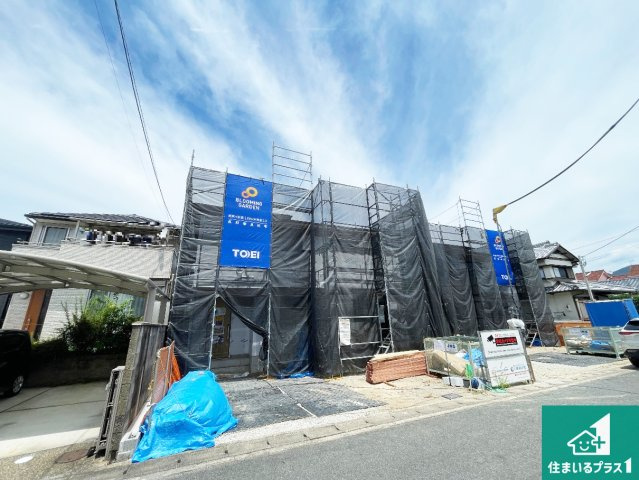 亀岡市古世町　新築一戸建ての外観|周辺は落ち着いた街並みの住宅地！子育てがしやすい住環境です！まだ未完成ですが、現地でしかわからない事もございます。是非一度ご覧ください。
