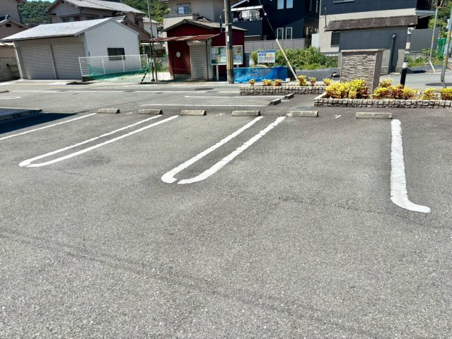 グラン　ソレイユ　MMの駐車場