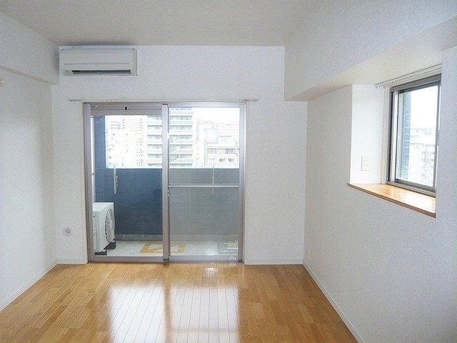 新品家具付きマンション春吉12(KaGood福岡)の居間・リビング