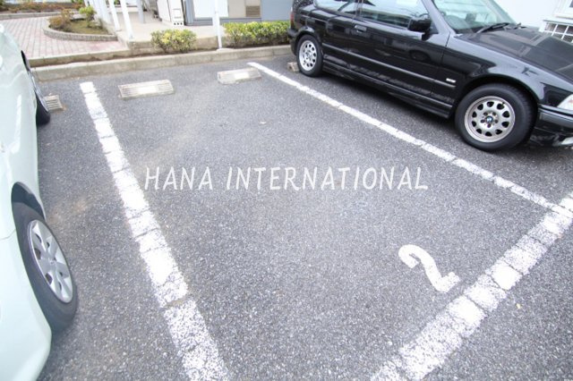 レオパレスボヌールＴＡＪＩＭＡの駐車場