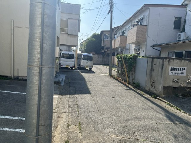 高崎市本町　土地【解体更地渡し】の前面道路含む現地写真