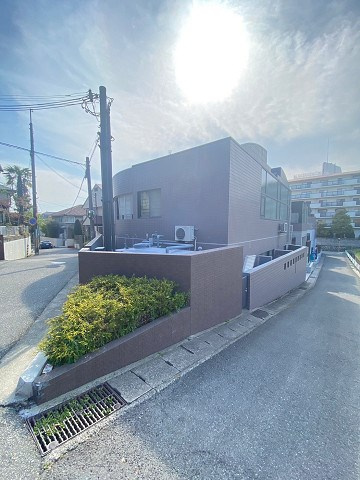 メインステージ夙川の外観