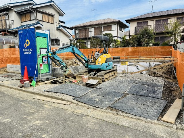 八王子市　北野台　新築一戸建ての駐車場|～計3台駐車可能カースペース～