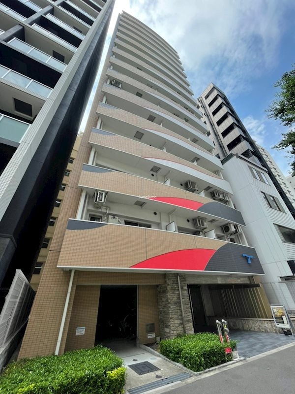 ラシュレエグゼ阿波座の外観