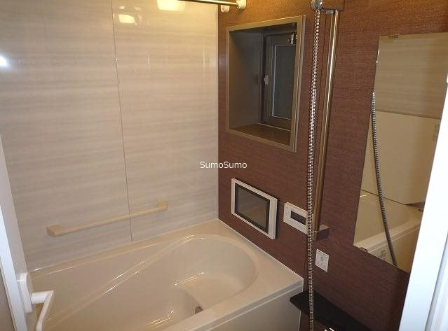 ラシュレエグゼ阿波座の浴室