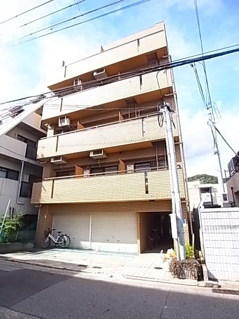 ゴールドハイツ祇園の外観