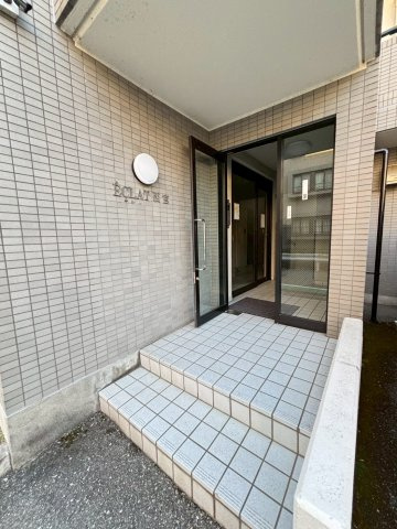 エクレ西宮のエントランス