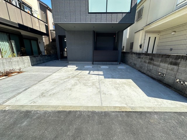 ‘ｅｌｅの駐車場|★敷地内駐車場付き★