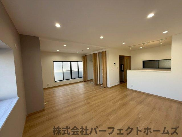 【居間・リビング】の画像