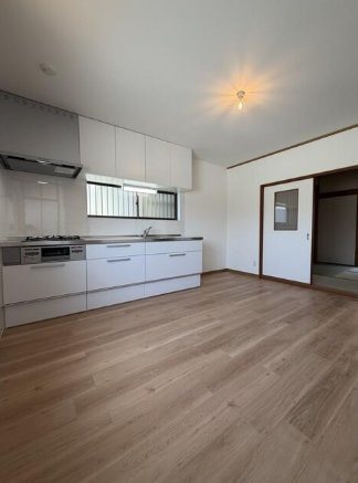 高柳6丁目　中古一戸建てのキッチン|システムキッチン
■物件内覧・資金計画相談・住宅ローン相談、リフォーム相談、お問合せ受付中■
※当日・翌日のご内覧、ご相談はお電話でのお問合せがスムーズです！