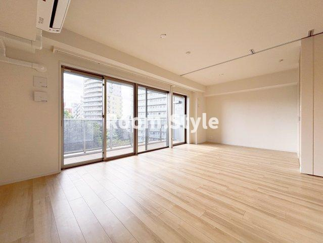 パークシティ高田馬場の居間・リビング|空室のためご都合に合わせてご内覧できます
お問合せはお電話でもお受付しております。
03-6450-5211