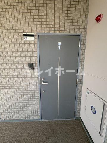 コスモリード池上の玄関|同建物内、別のお部屋の参考写真になります。