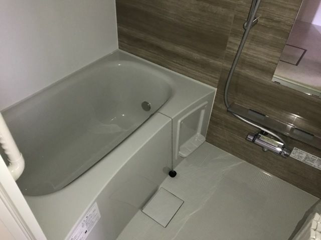 ヒルトップ屋敷町の浴室