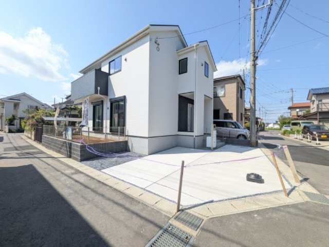 取手市野々井　01期　新築戸建ての前面道路含む現地写真|駐車は2台可能です♪