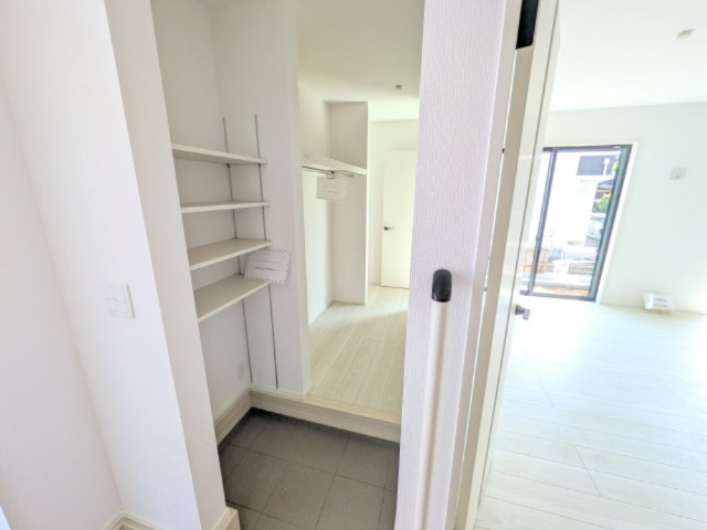 取手市野々井　01期　新築戸建ての玄関